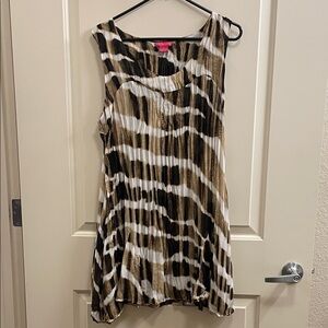 Sunny Leigh Brown and White Sleeveless Tunic